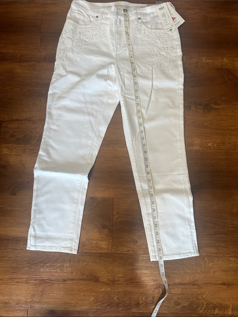 Chico’s White Embroidered Women’s Jeans Regular Size 1